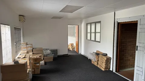 WhatsApp Image 2026-04-17 at 15.43.59 (1).